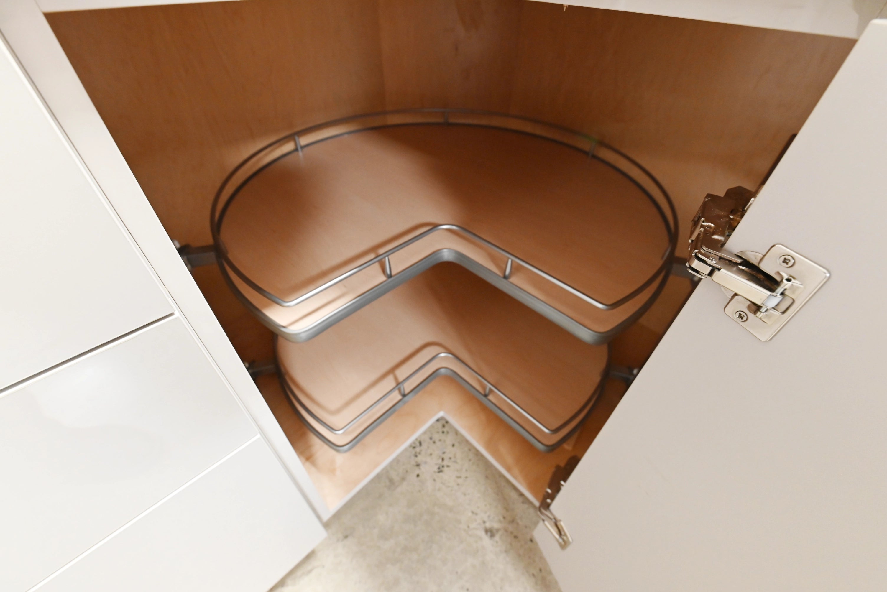 Lusso “Into White” Ultra Modern Showroom Display Kitchen