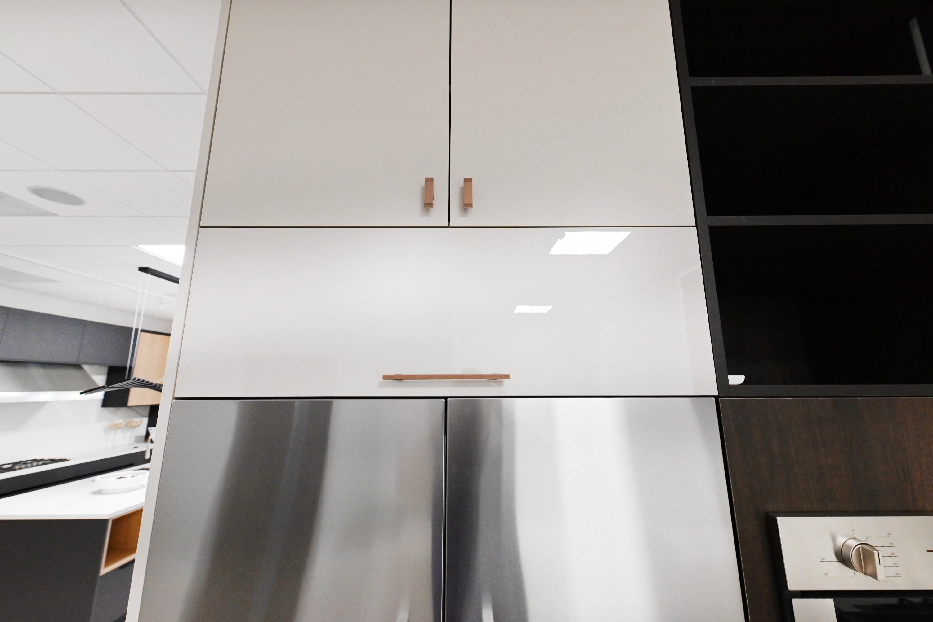 Lusso “Into White” Ultra Modern Showroom Display Kitchen
