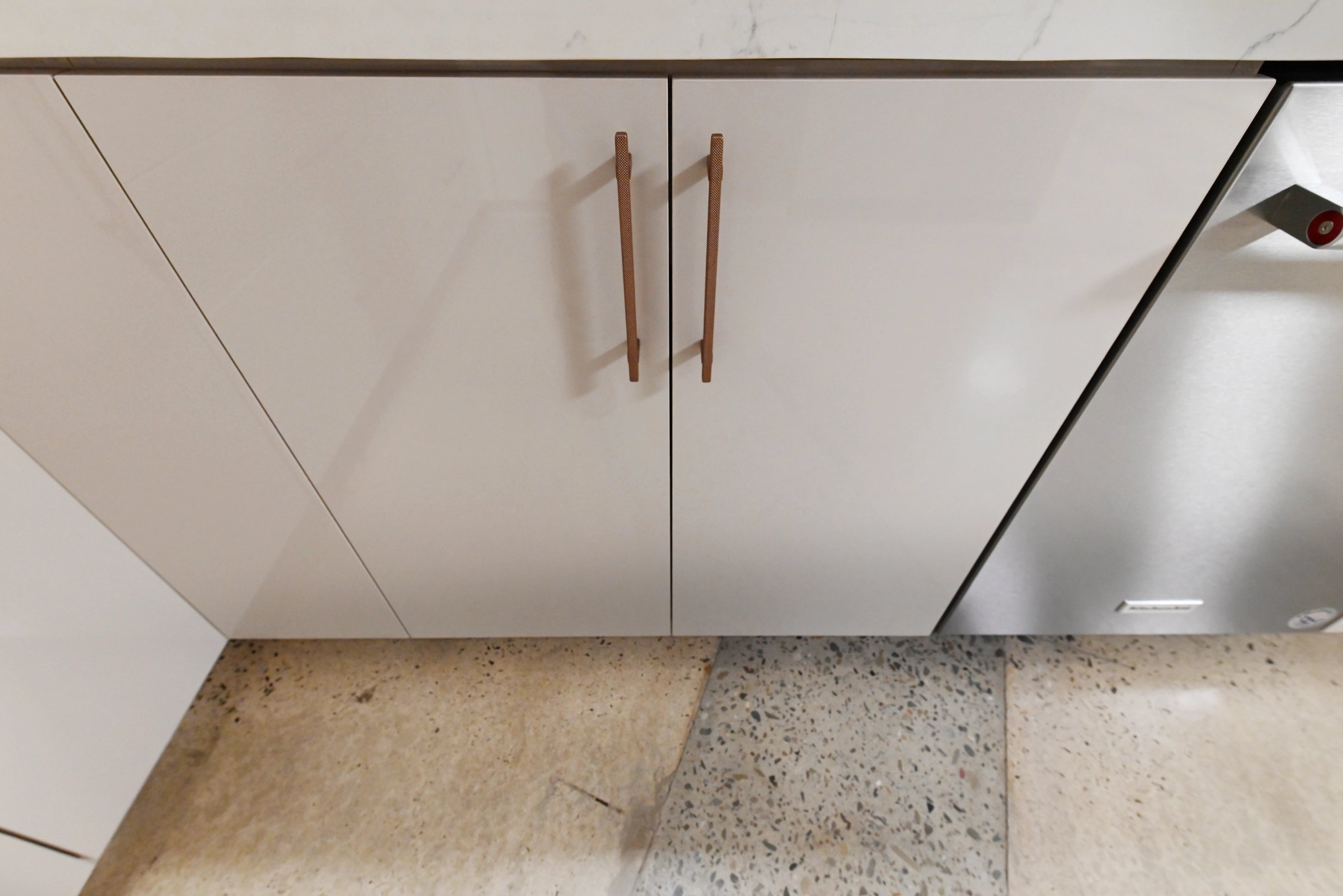 Lusso “Into White” Ultra Modern Showroom Display Kitchen