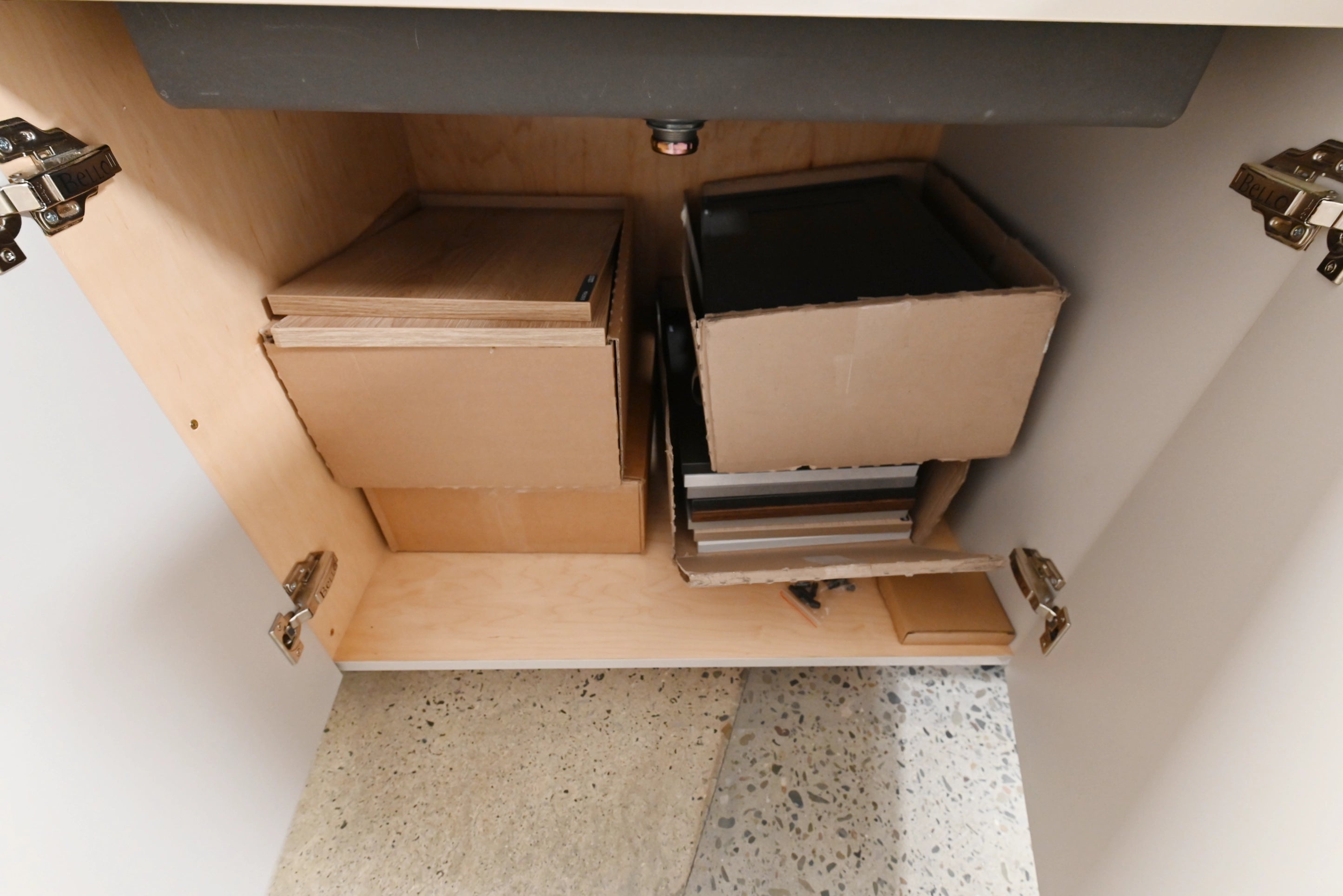 Lusso “Into White” Ultra Modern Showroom Display Kitchen