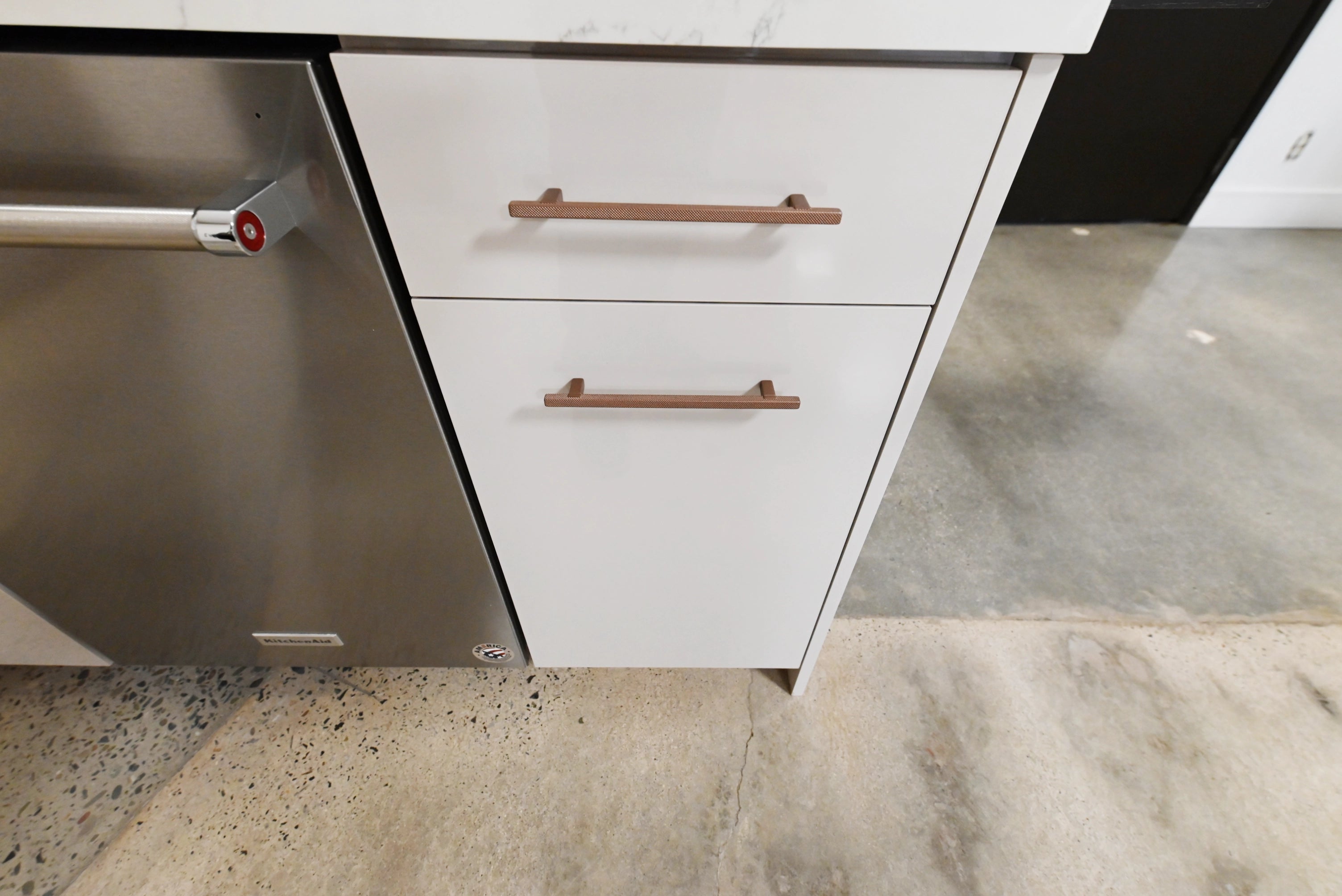 Lusso “Into White” Ultra Modern Showroom Display Kitchen