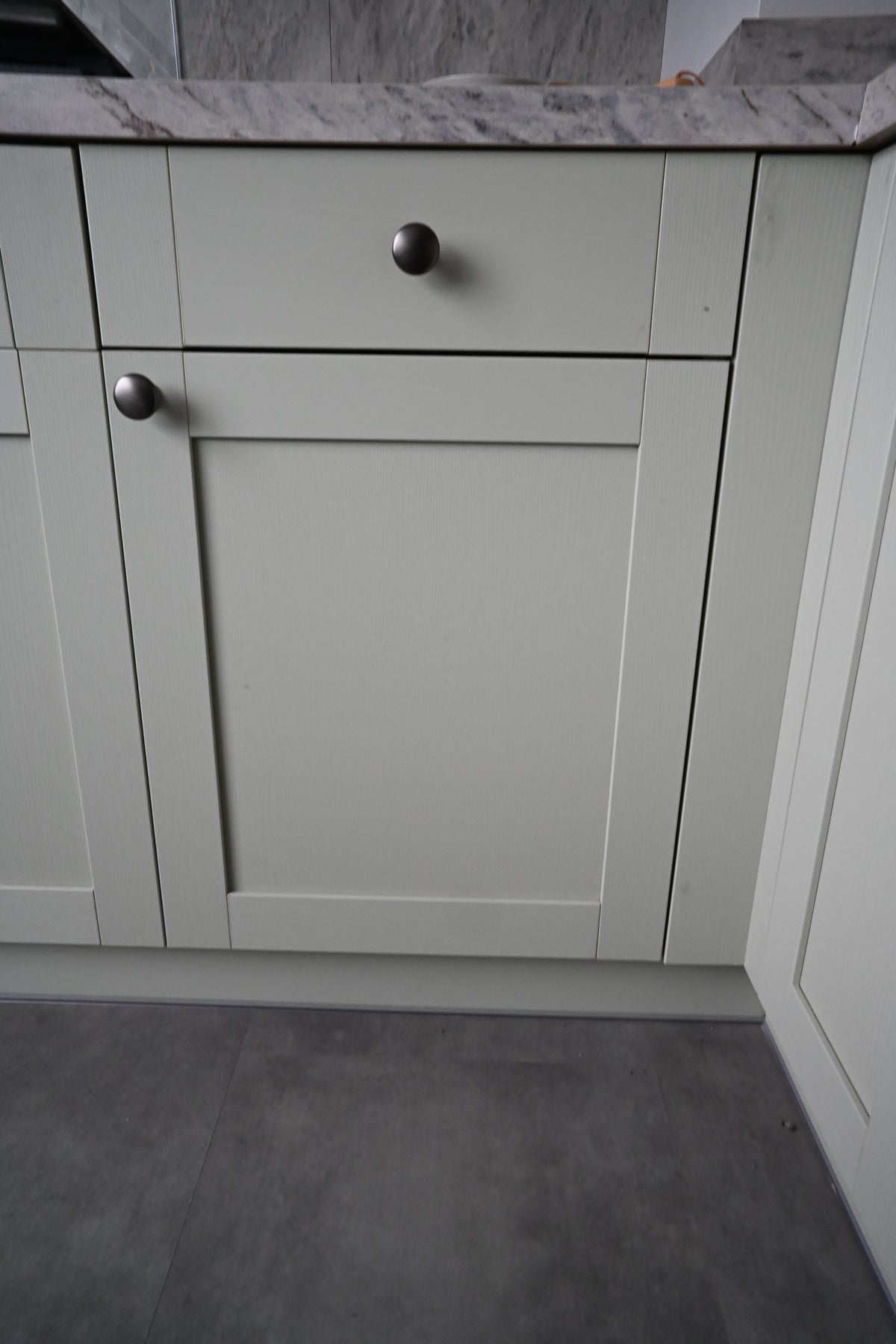 Wren Shaker Forest Classic Thyme Grain Kitchen
