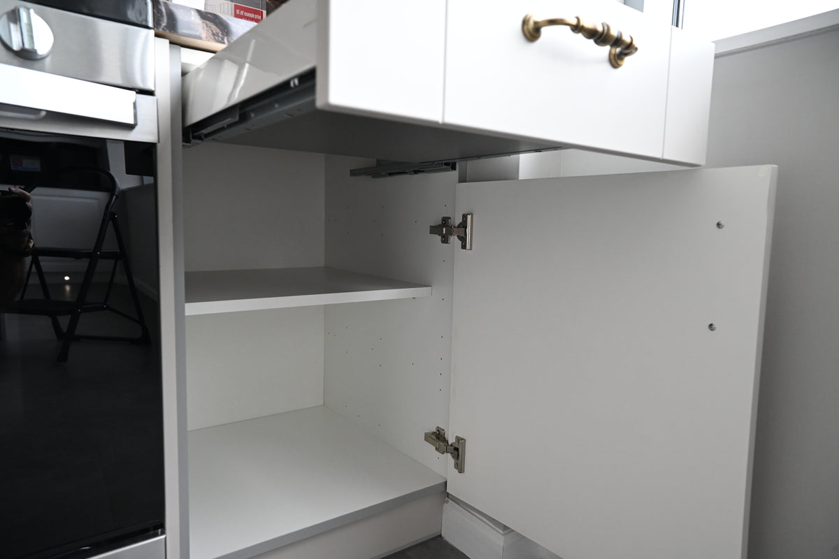Wren Shaker Classic Cashmere Matte Kitchen