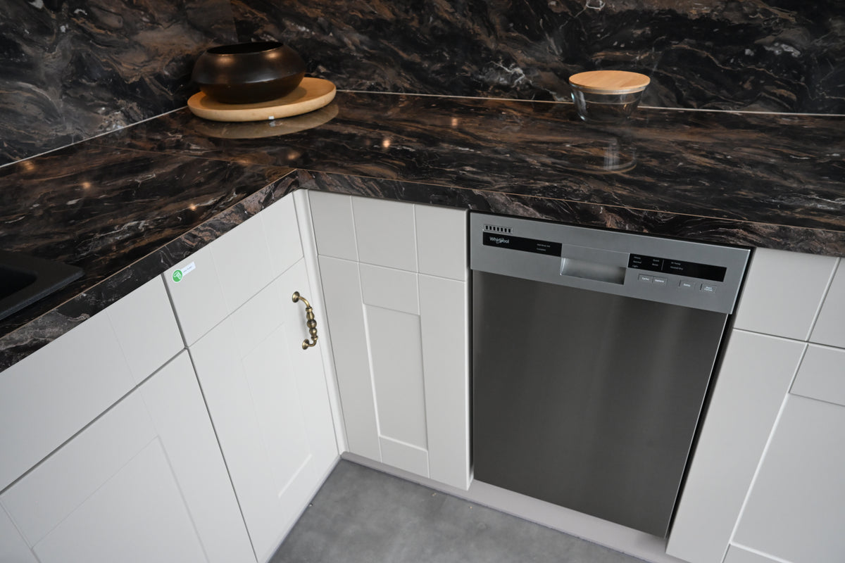 Wren Shaker Classic Cashmere Matte Kitchen
