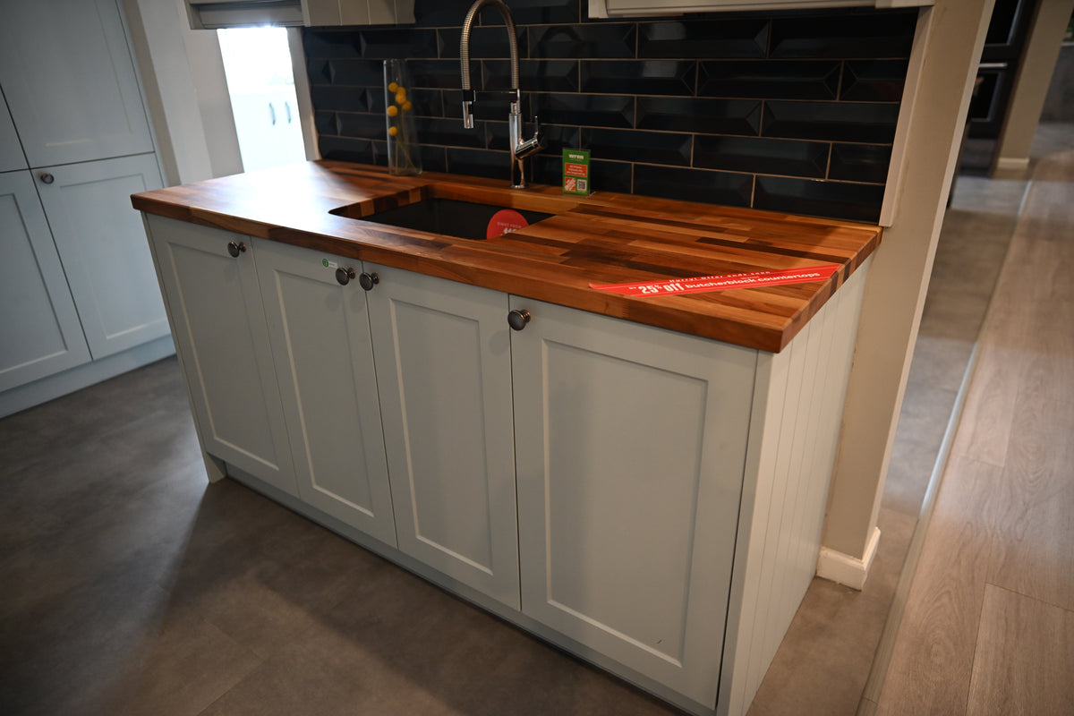 Wren Shaker Off White Matte Kitchen