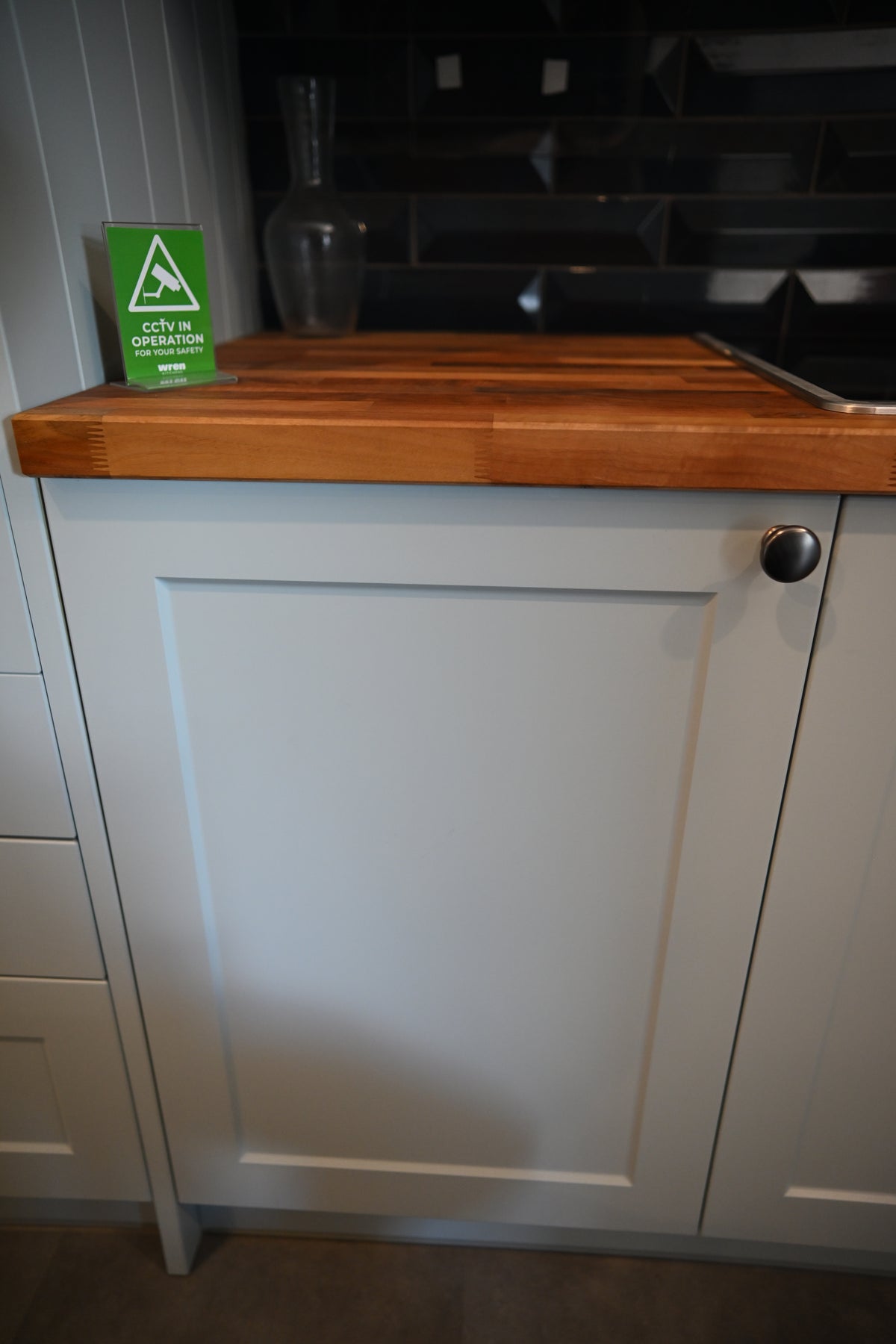 Wren Shaker Off White Matte Kitchen