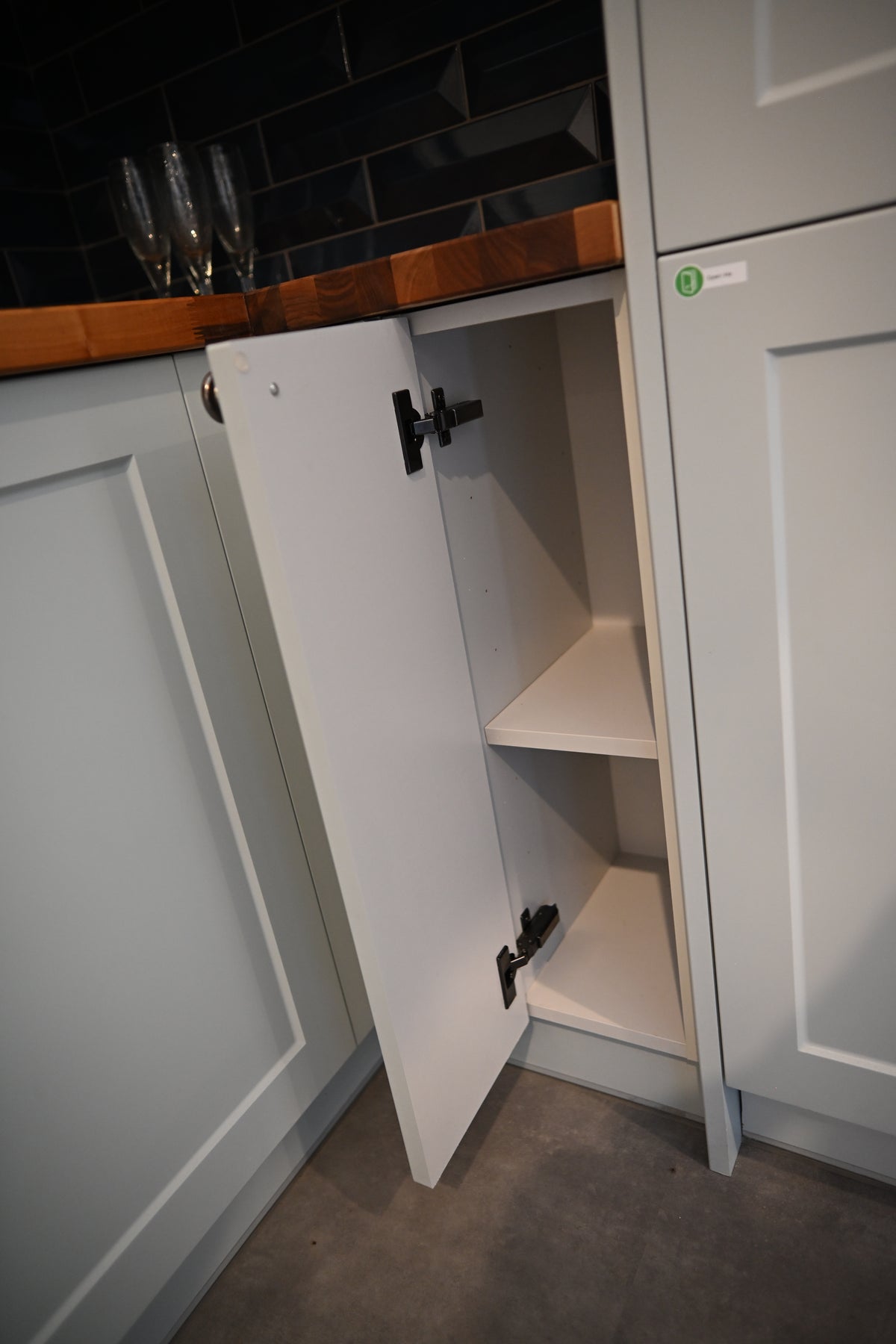 Wren Shaker Off White Matte Kitchen