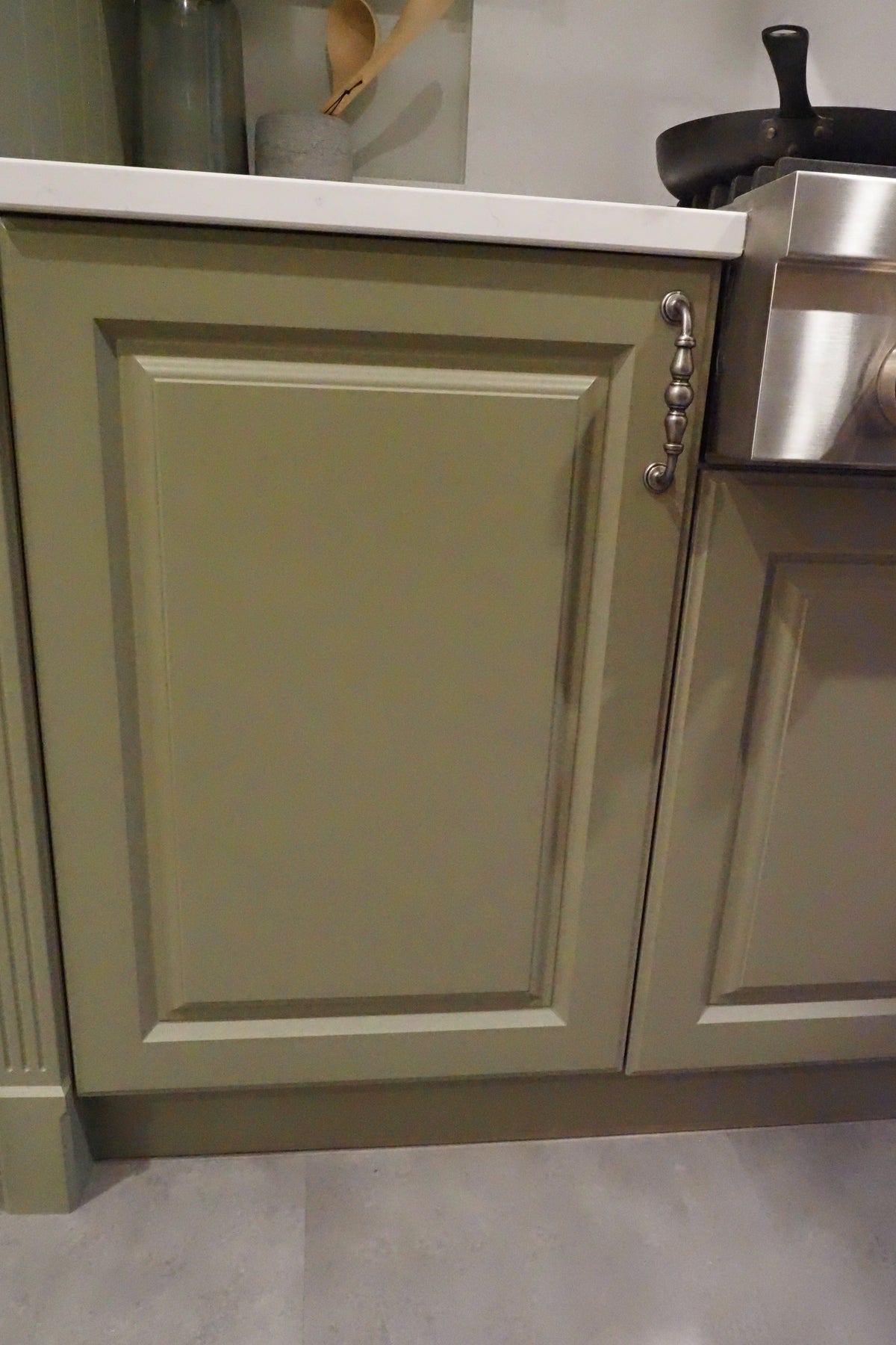 Wren Georgian Juratek Olive Green Matte Kitchen