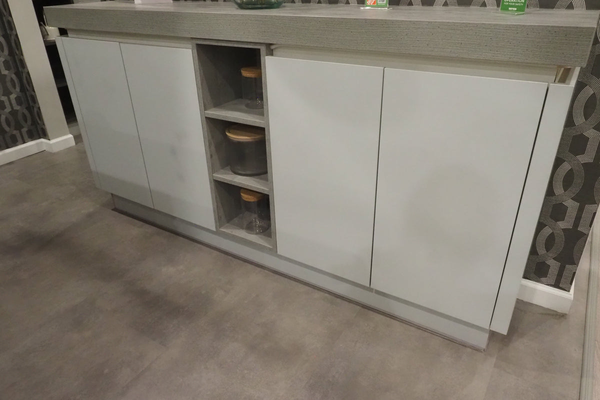 Wren Milano Modern Kitchen with Island & Appliances