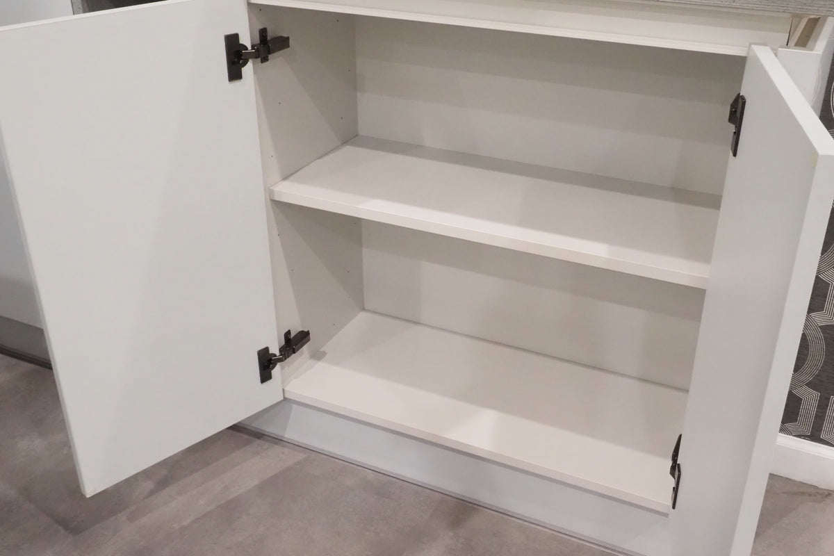 Wren Milano Modern Kitchen with Island & Appliances