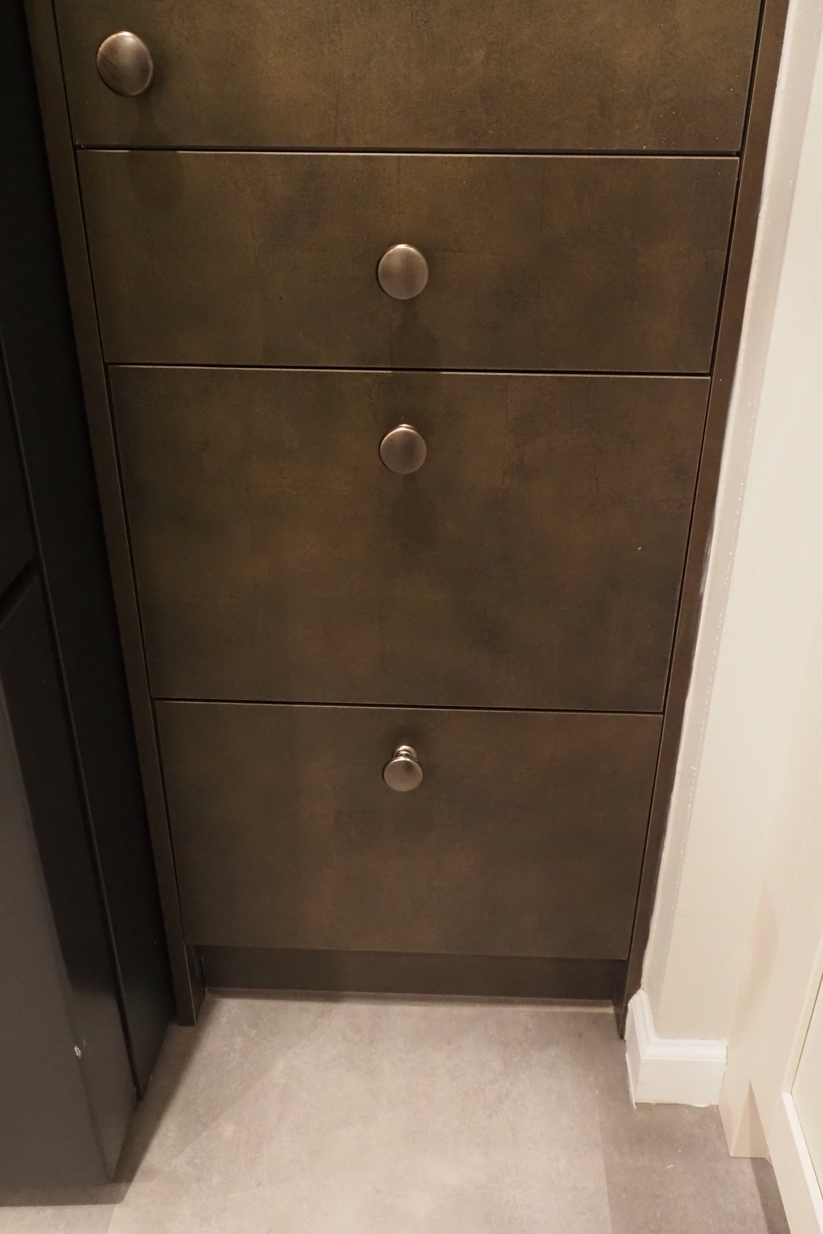 Wren Shaker Forest Classic and Metallic Bronze Matte Kitchen