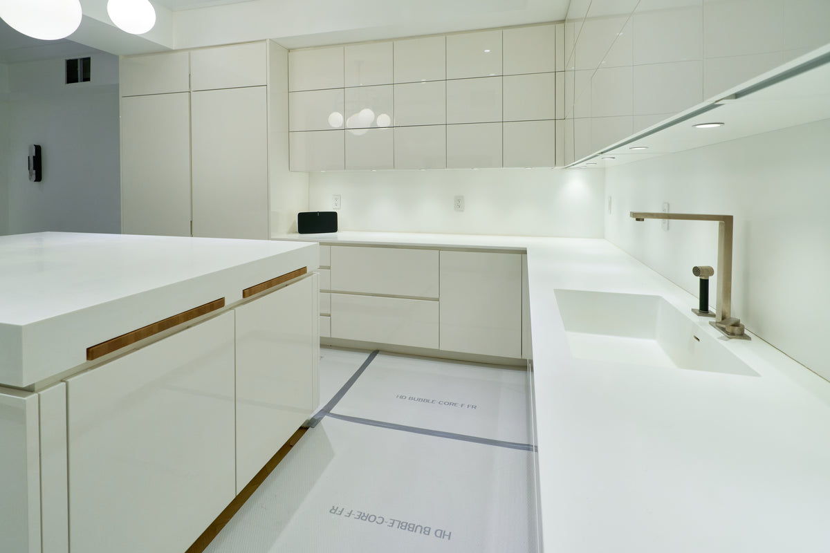 Poliform Modern Glossy White Kitchen with Island & Miele Appliances