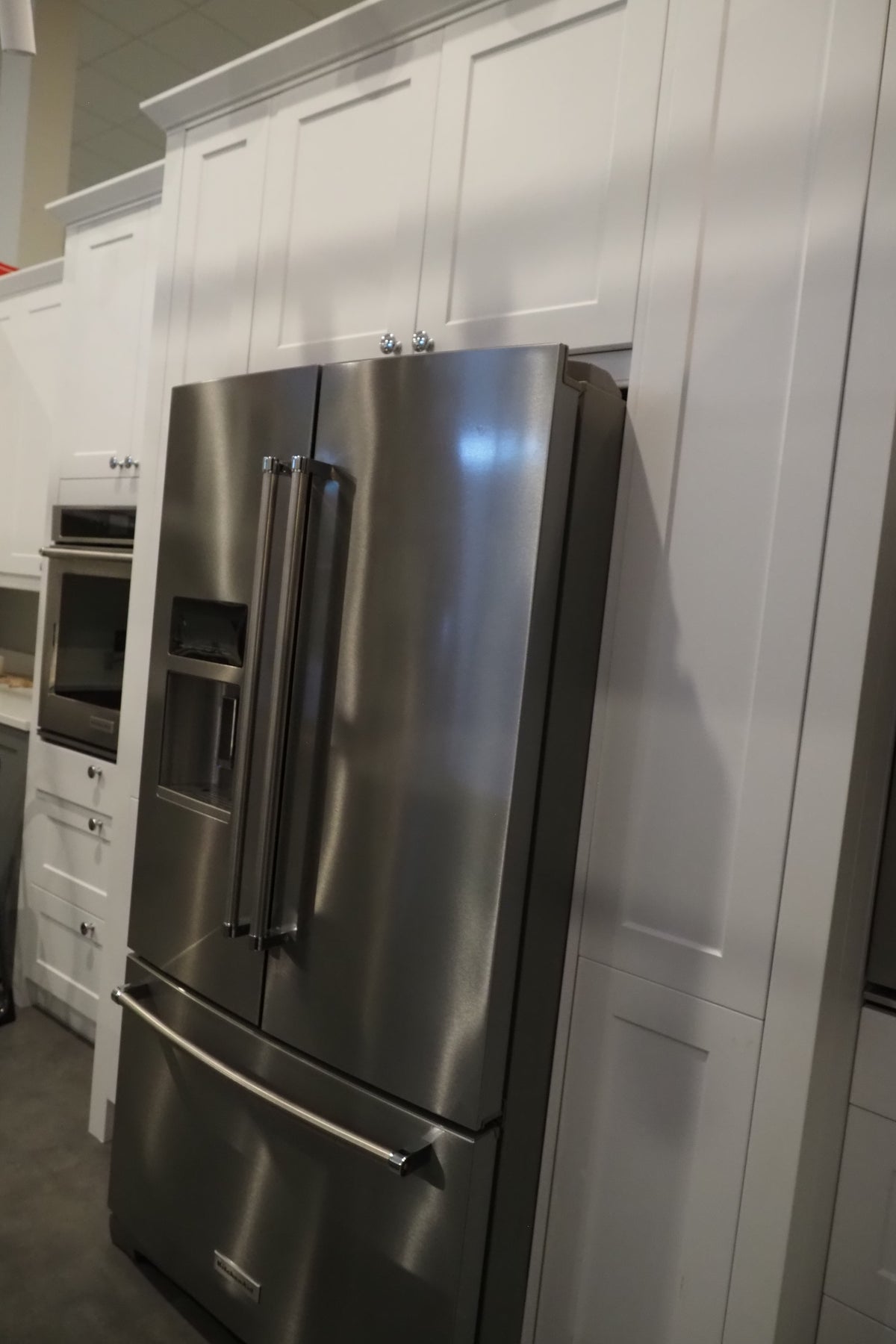 Wren Shaker White & Grey Matte Kitchen with KitchenAid Appliances