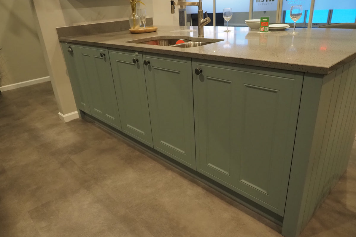 Wren Shaker Sage Green Matte Kitchen with Appliances