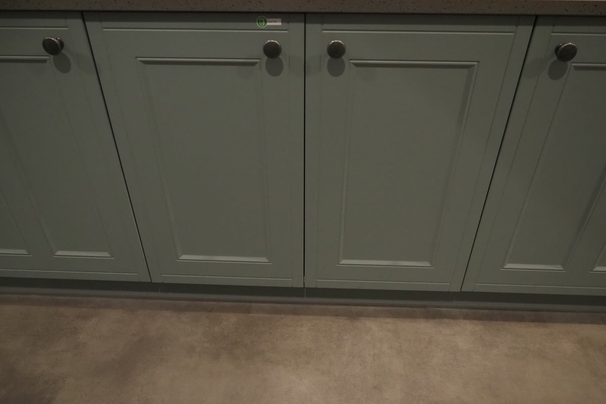 Wren Shaker Sage Green Matte Kitchen with Appliances