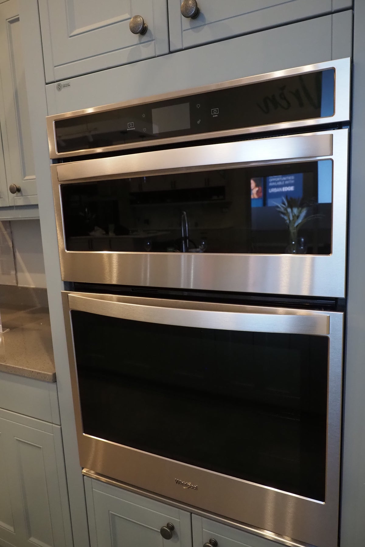 Wren Shaker Sage Green Matte Kitchen with Appliances