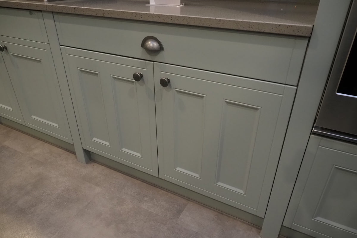 Wren Shaker Sage Green Matte Kitchen with Appliances