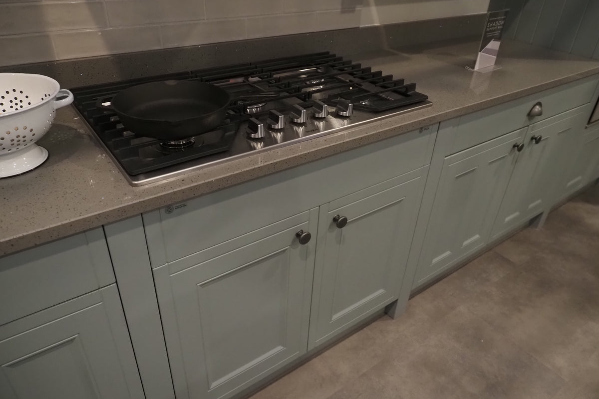 Wren Shaker Sage Green Matte Kitchen with Appliances
