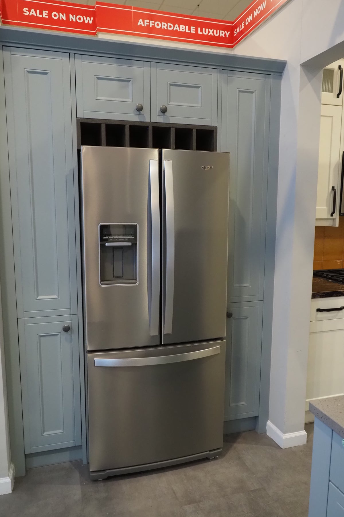 Wren Shaker Sage Green Matte Kitchen with Appliances
