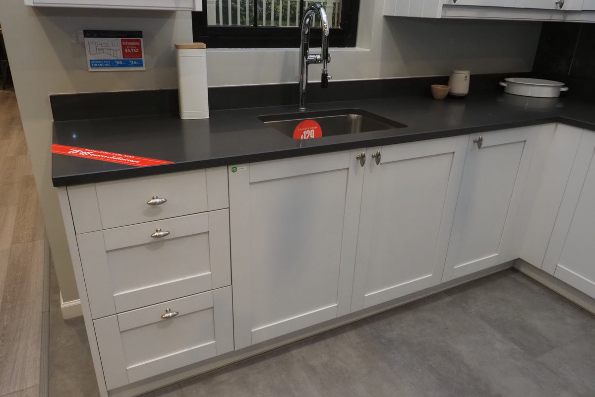 Wren Shaker Forest Classic Chalk White Grain Kitchen