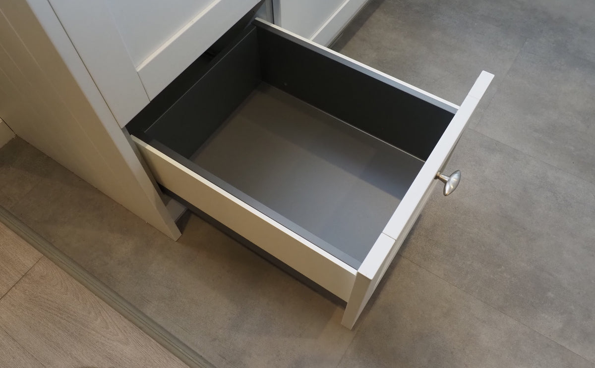 Wren Shaker Forest Classic Chalk White Grain Kitchen