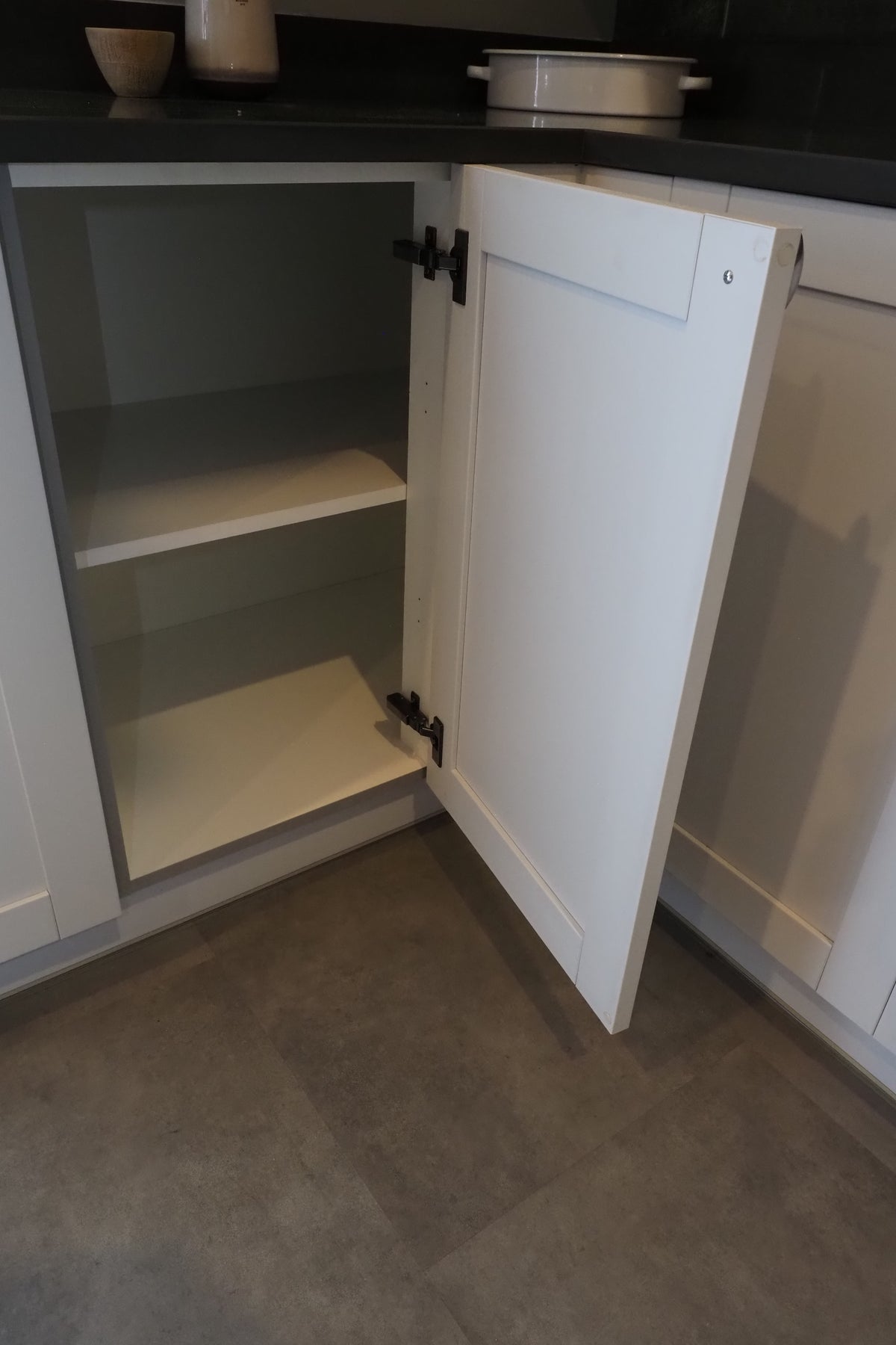 Wren Shaker Forest Classic Chalk White Grain Kitchen