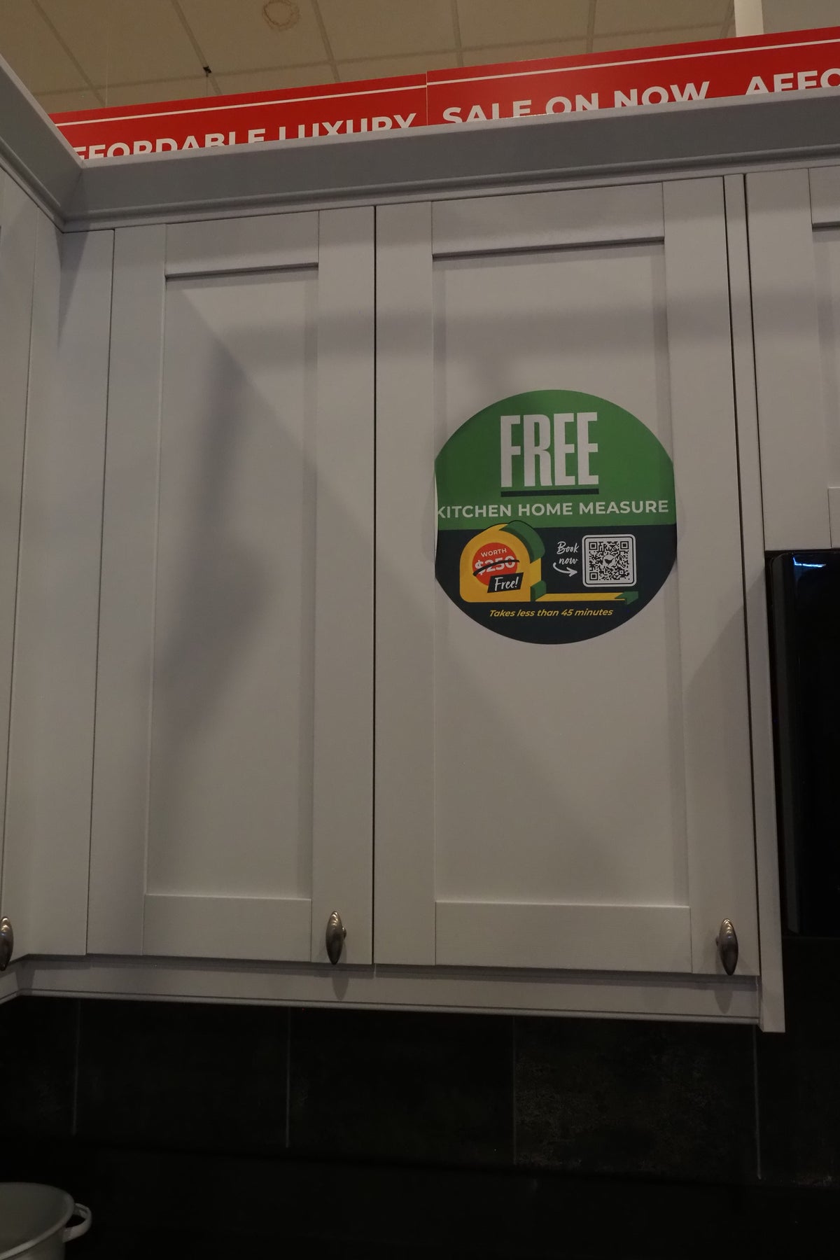 Wren Shaker Forest Classic Chalk White Grain Kitchen