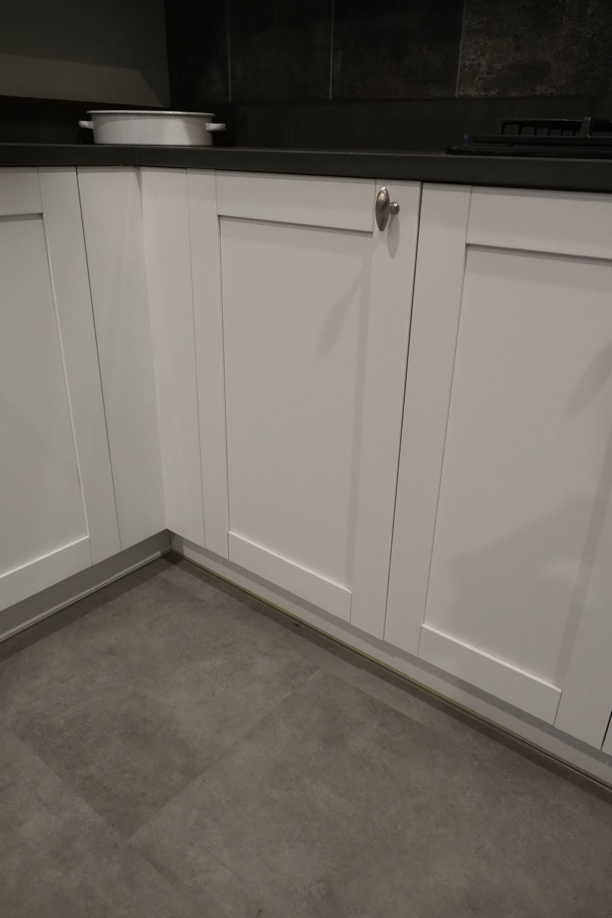 Wren Shaker Forest Classic Chalk White Grain Kitchen