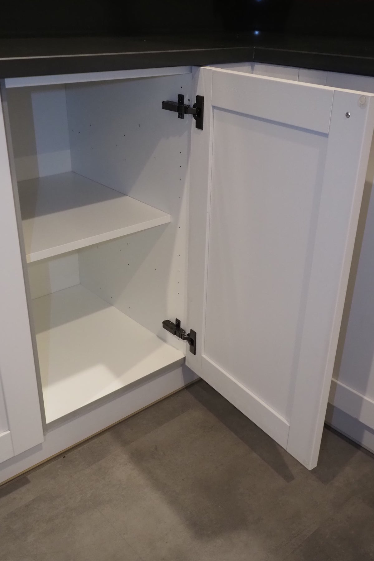 Wren Shaker Forest Classic Chalk White Grain Kitchen