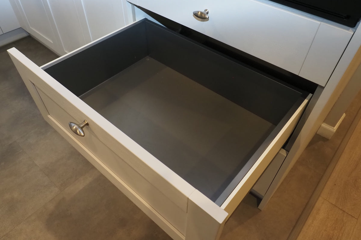 Wren Shaker Forest Classic Chalk White Grain Kitchen