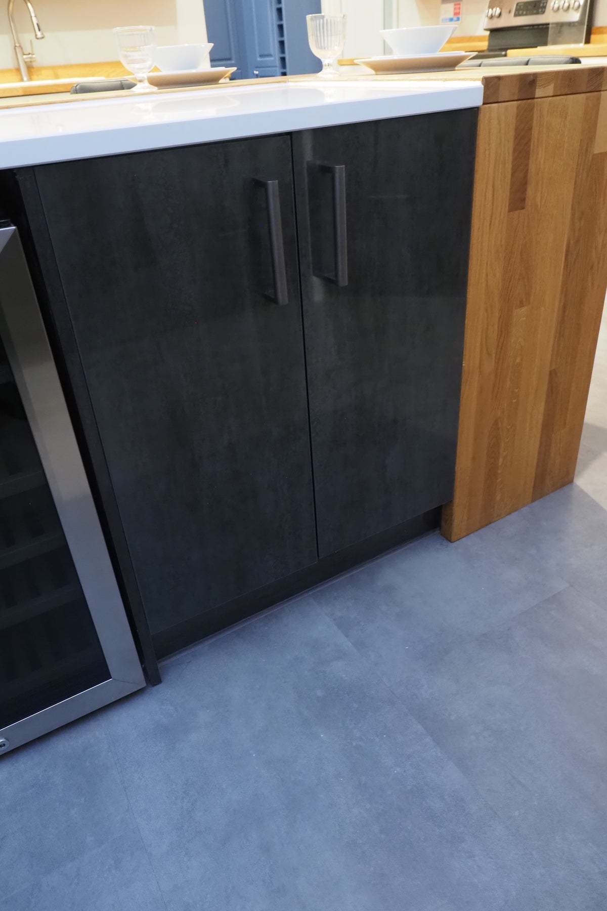 Wren Ultra & Elements Bianco and Metallic Slate Gloss Kitchen