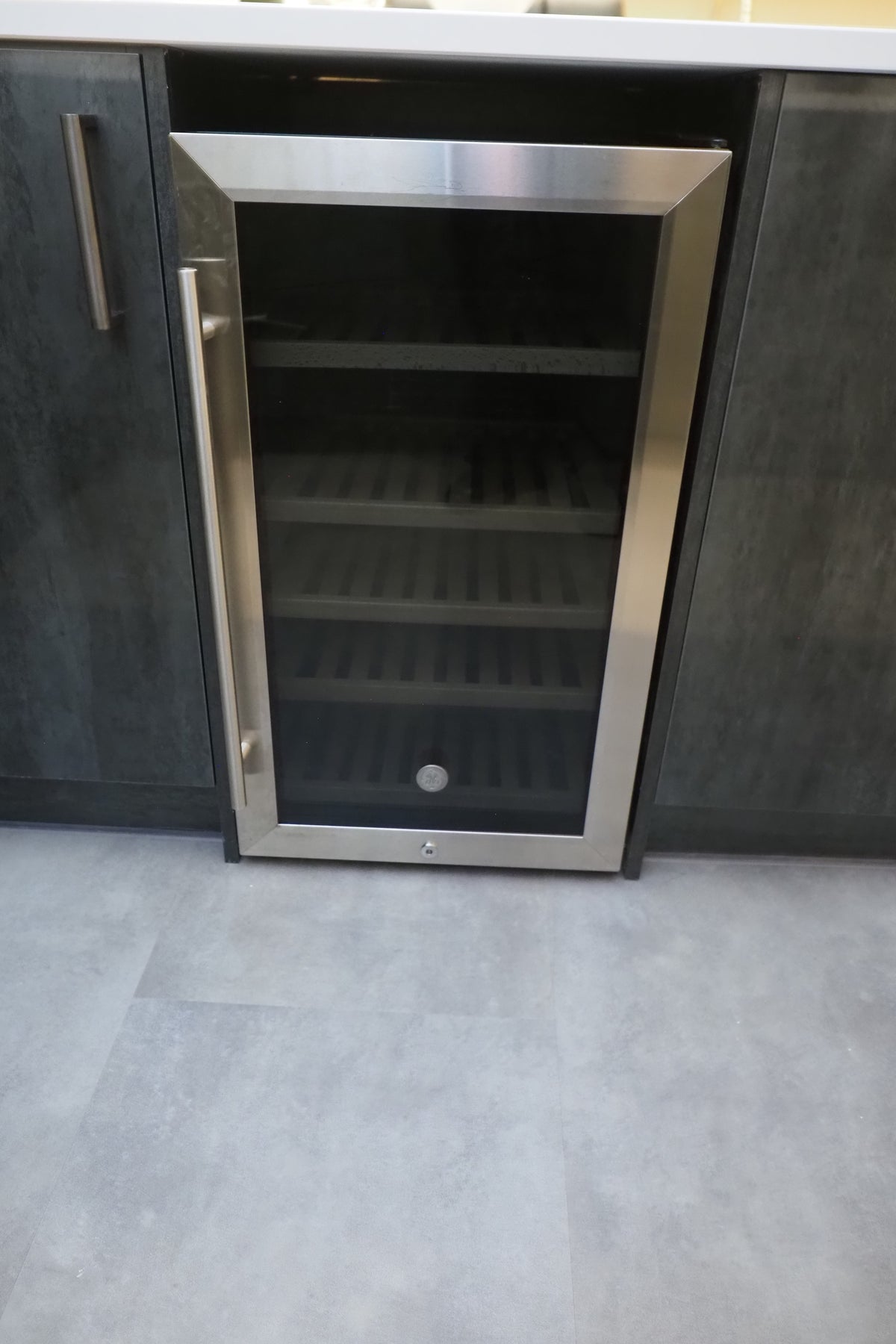 Wren Ultra & Elements Bianco and Metallic Slate Gloss Kitchen