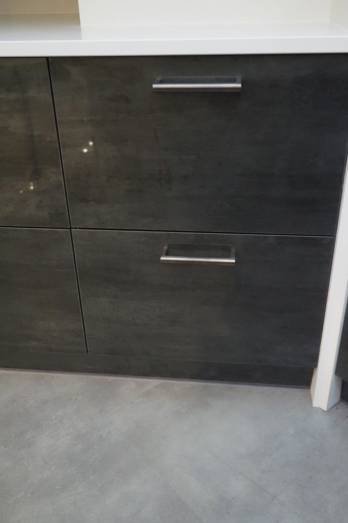 Wren Ultra & Elements Bianco and Metallic Slate Gloss Kitchen