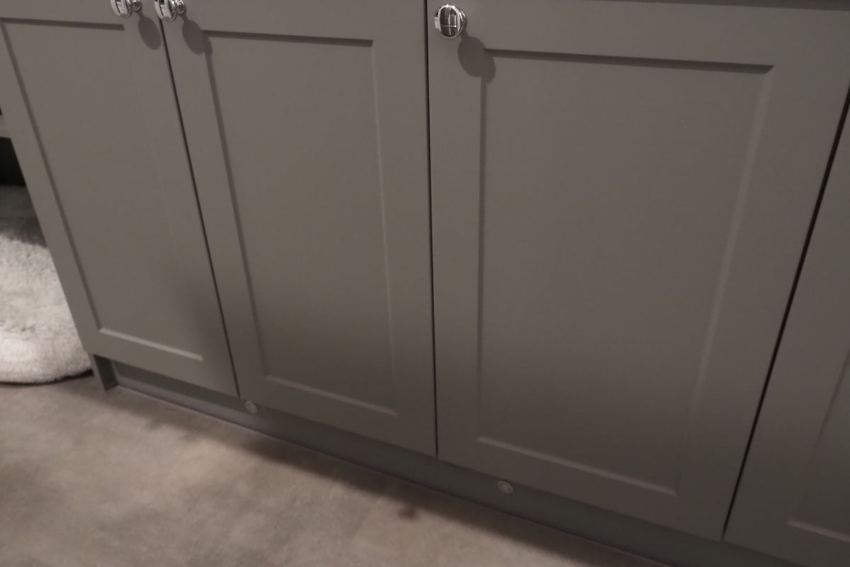 Wren Shaker White & Grey Matte Kitchen with KitchenAid Appliances