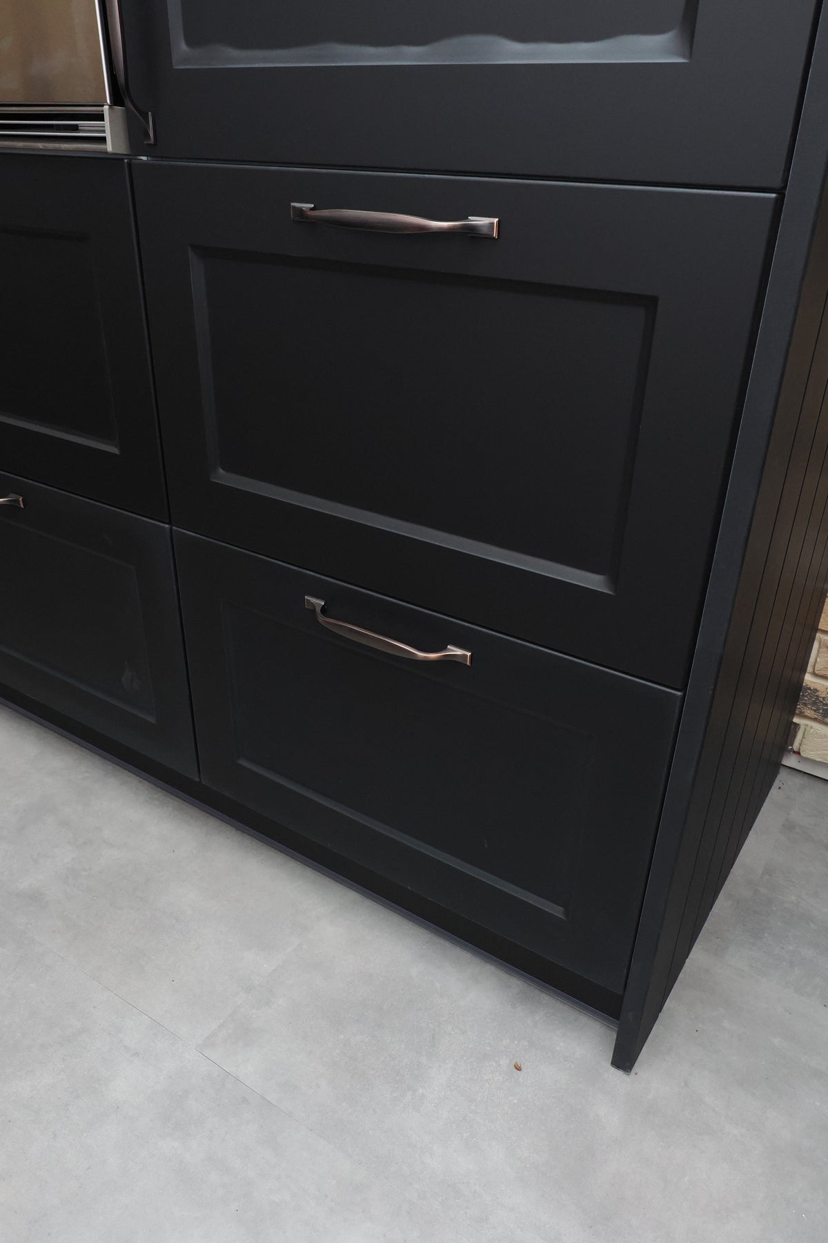 Wren Shaker Chelsea Juratek Black Kitchen with Island