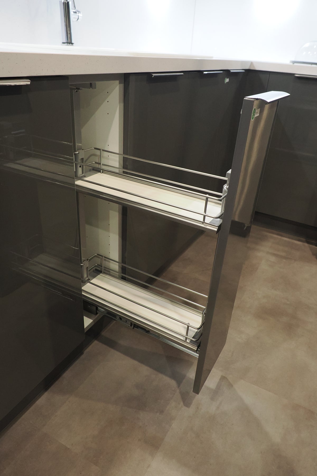Wren Autograph Lava Gray Gloss Kitchen
