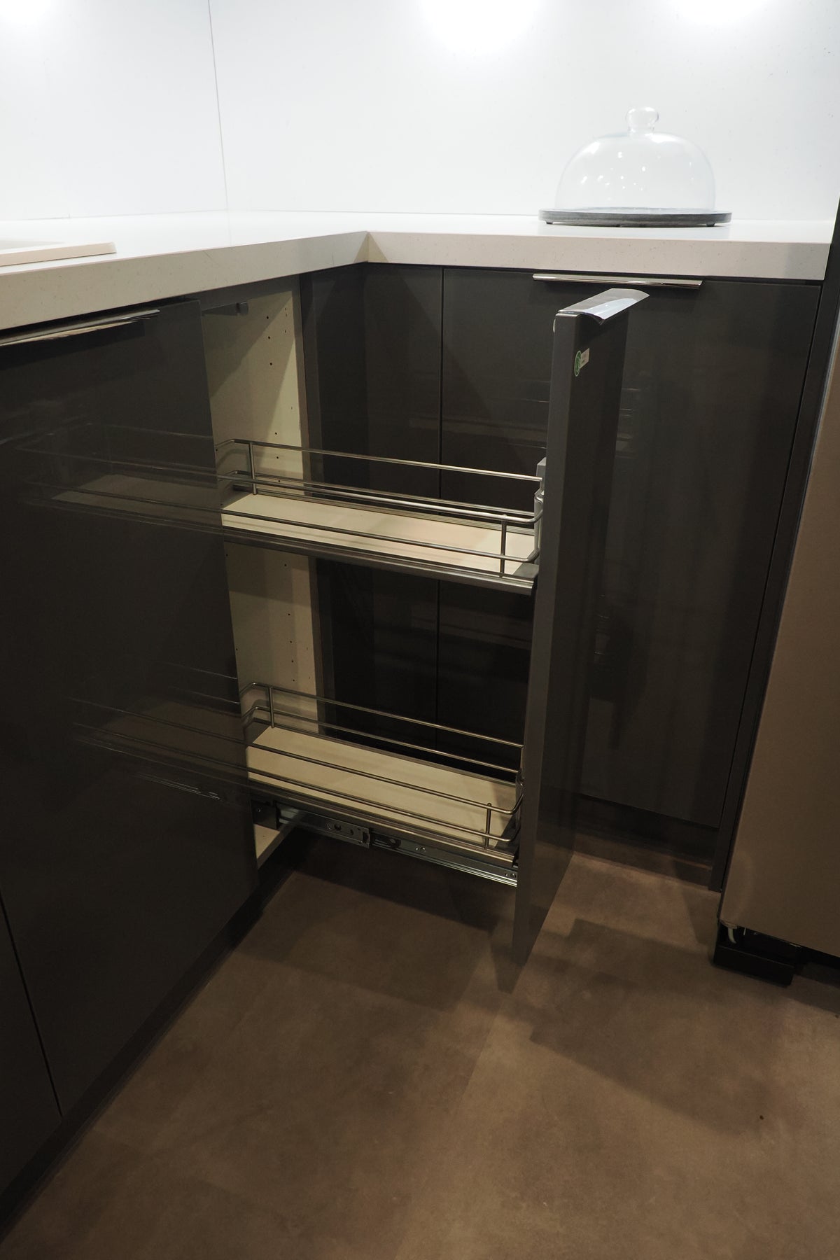 Wren Autograph Lava Gray Gloss Kitchen