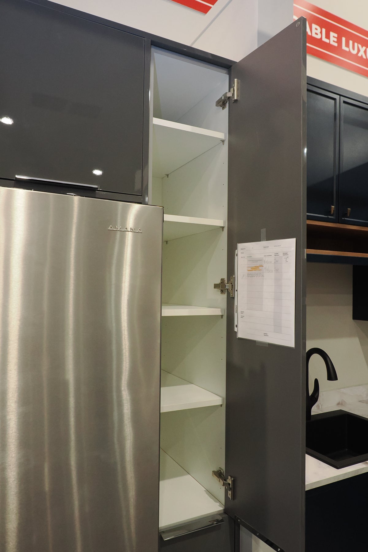 Wren Autograph Lava Gray Gloss Kitchen