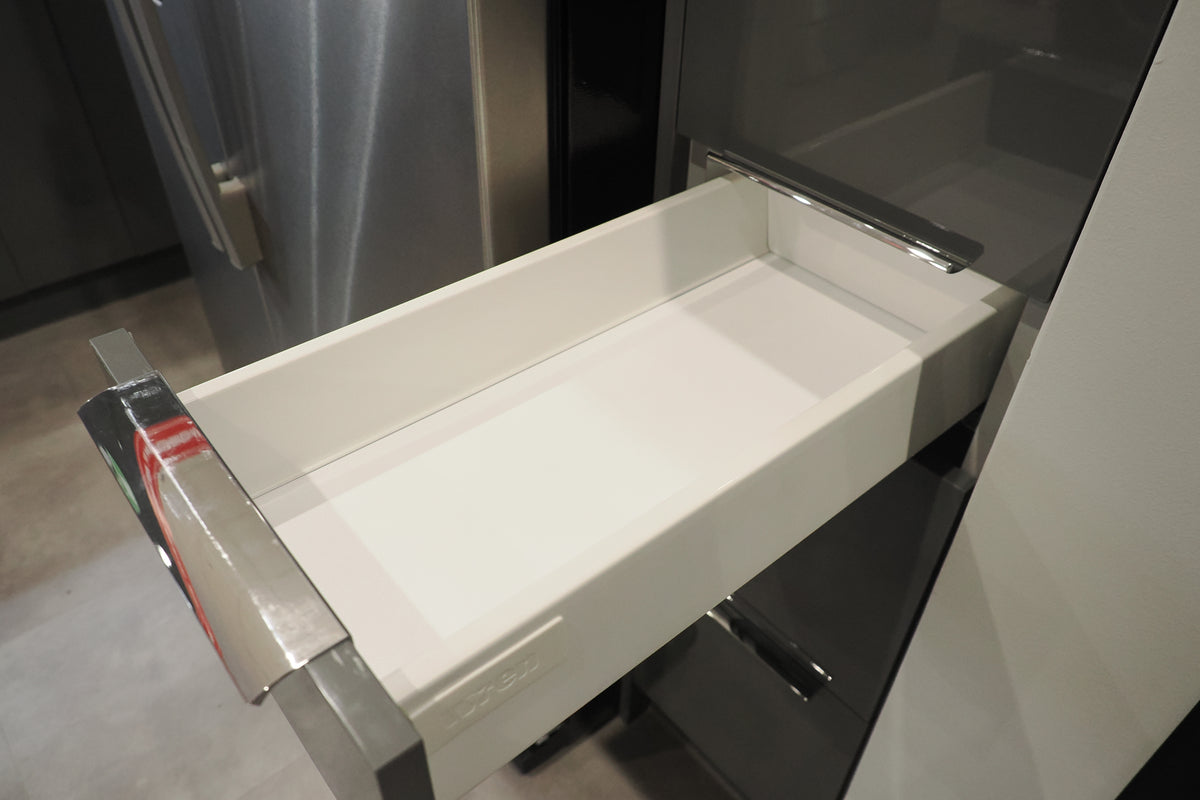 Wren Autograph Lava Gray Gloss Kitchen