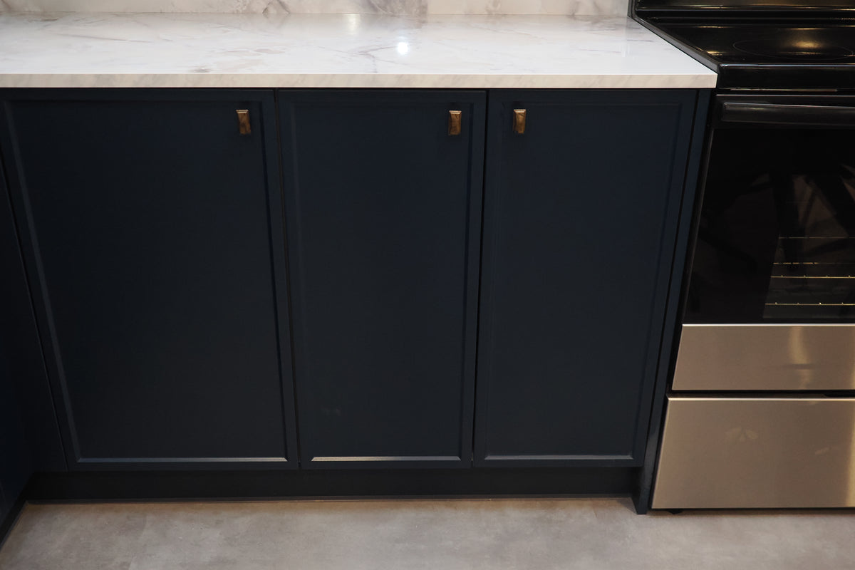 Wren Shaker Navy Blue Kitchen Corner