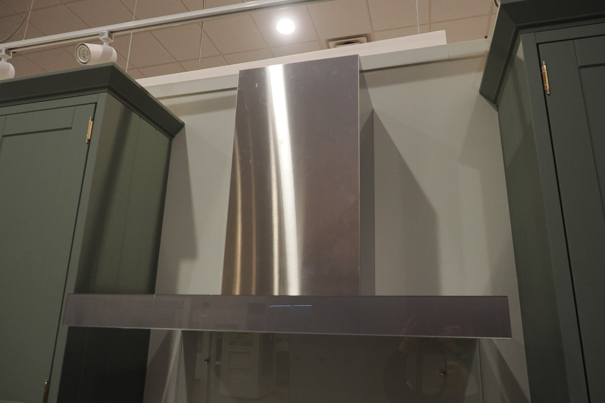 Wren Shaker Sage Green Matte Kitchen with Island