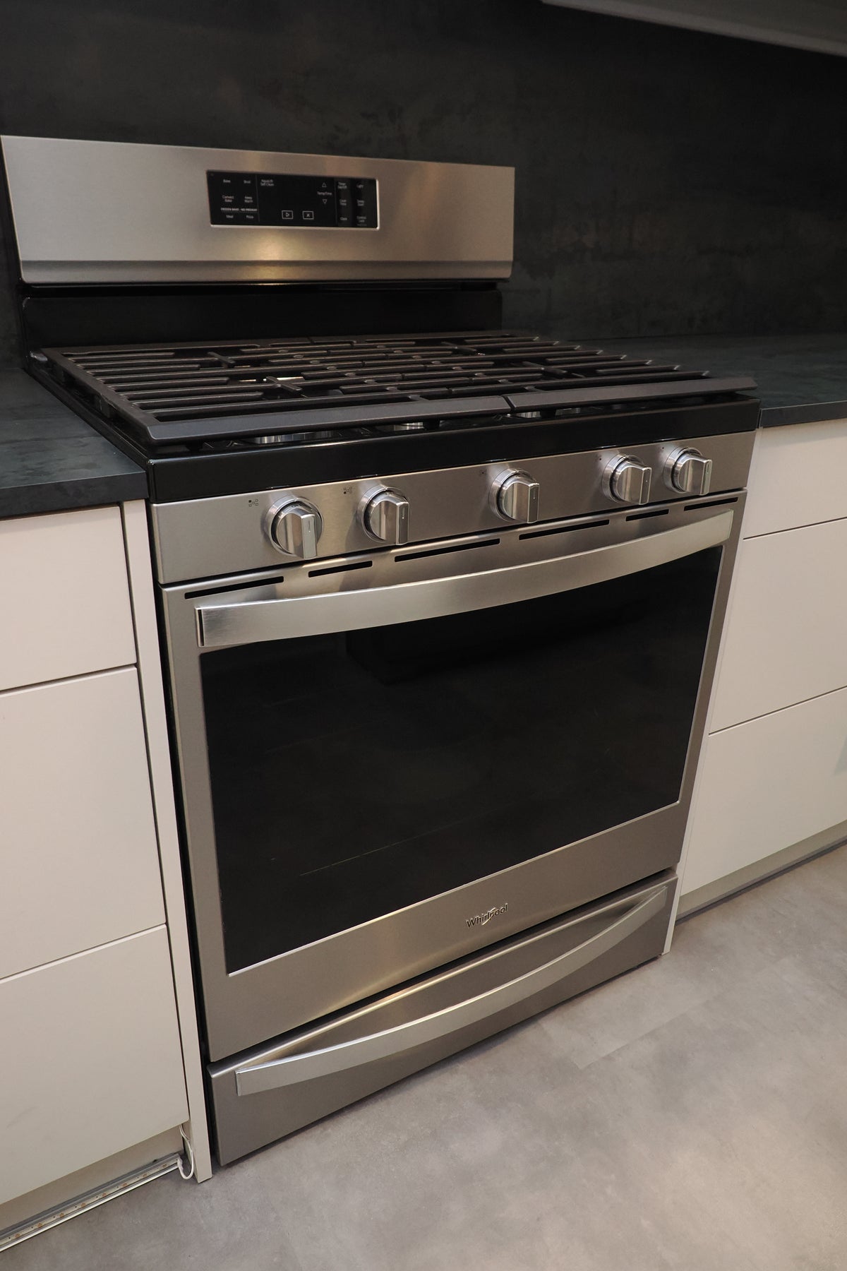 Wren Autograph Pebble Gray Matte Kitchen