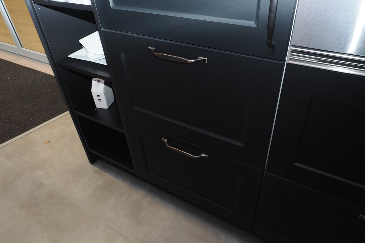 Wren Shaker Chelsea Juratek Black Kitchen with Island