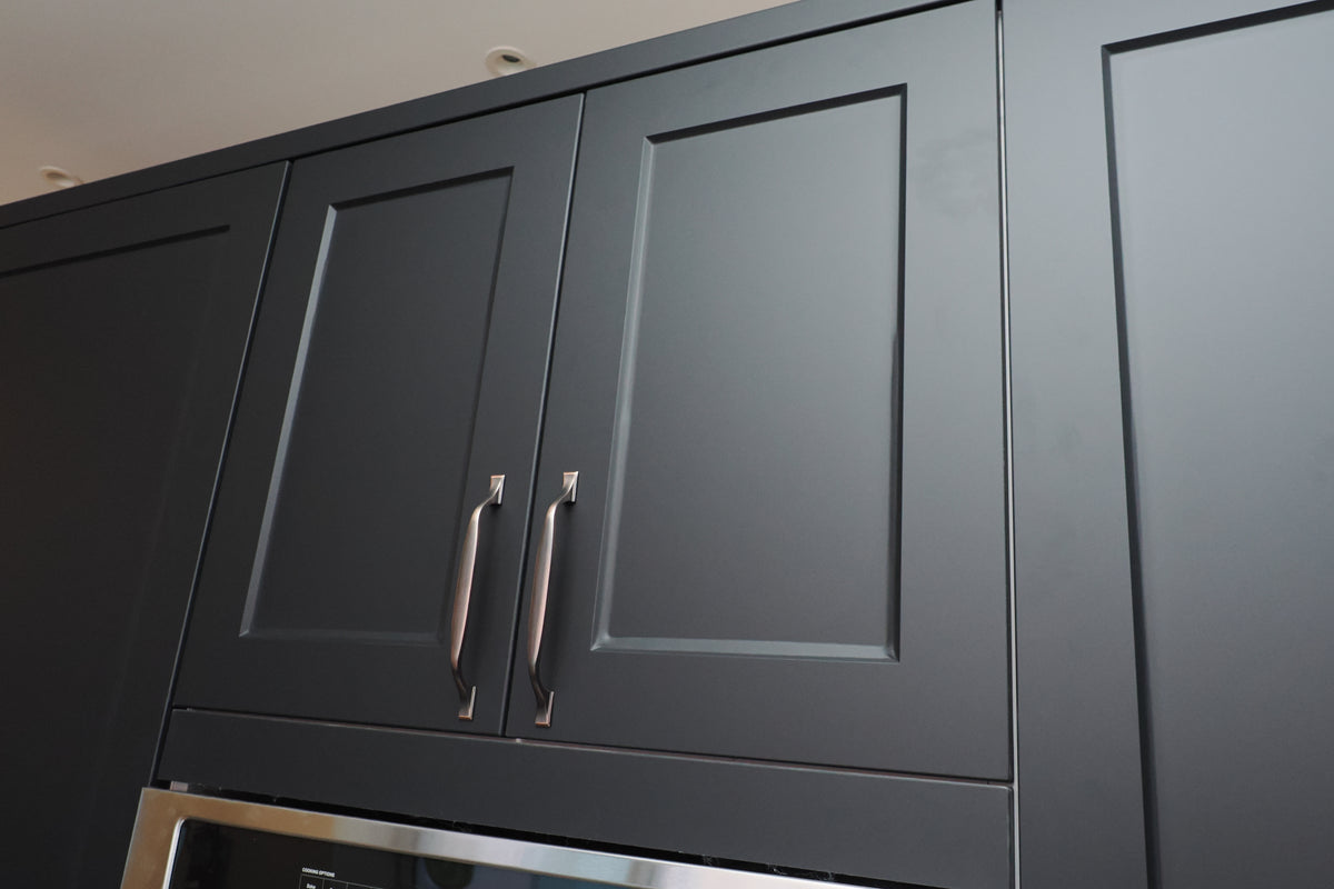 Wren Shaker Chelsea Juratek Black Kitchen with Island