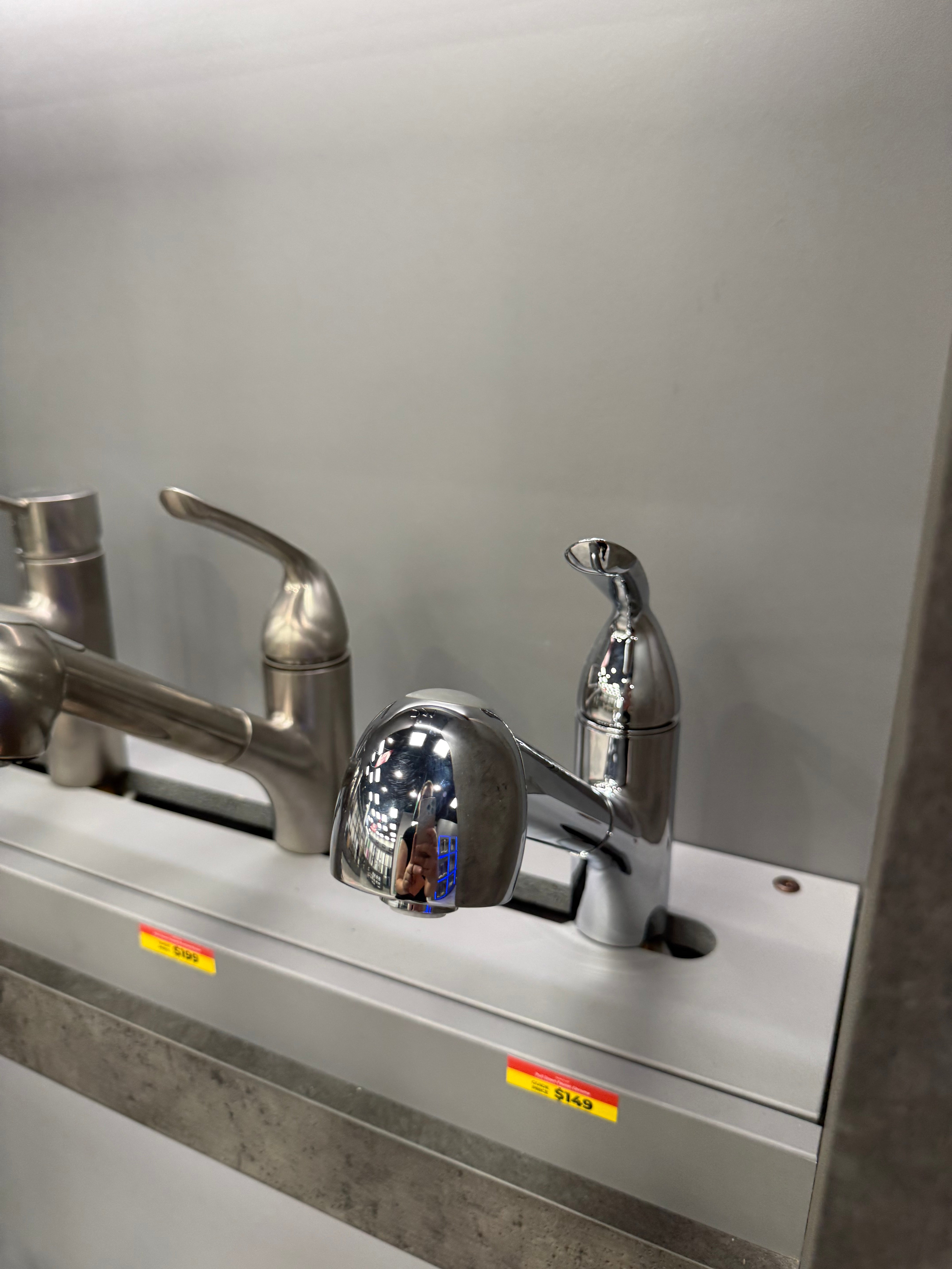 Single Lever Pull Down Faucet in Polished Chrome
