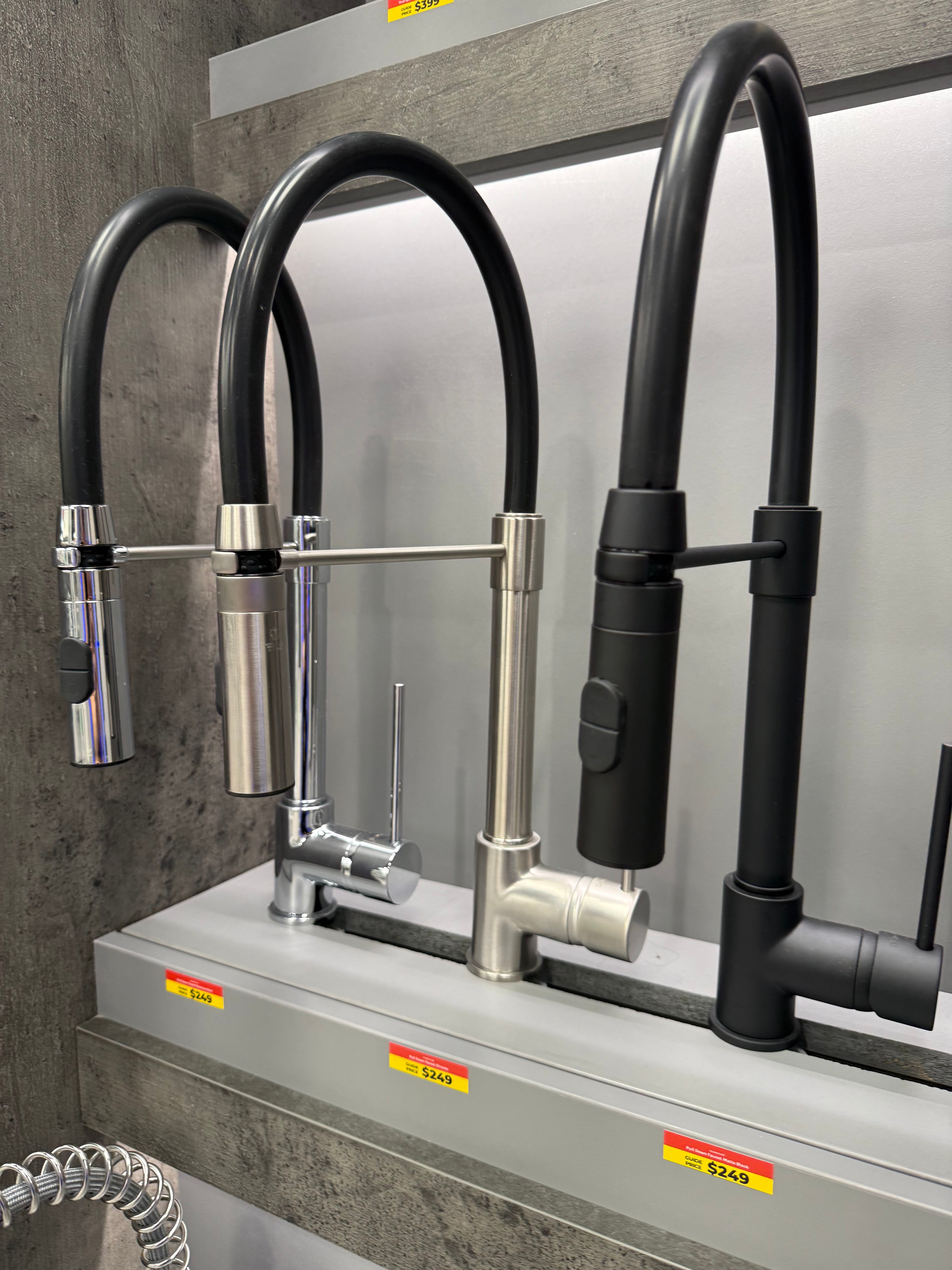 Single Lever Pull Out Kitchen Faucet in Brushed Nickel
