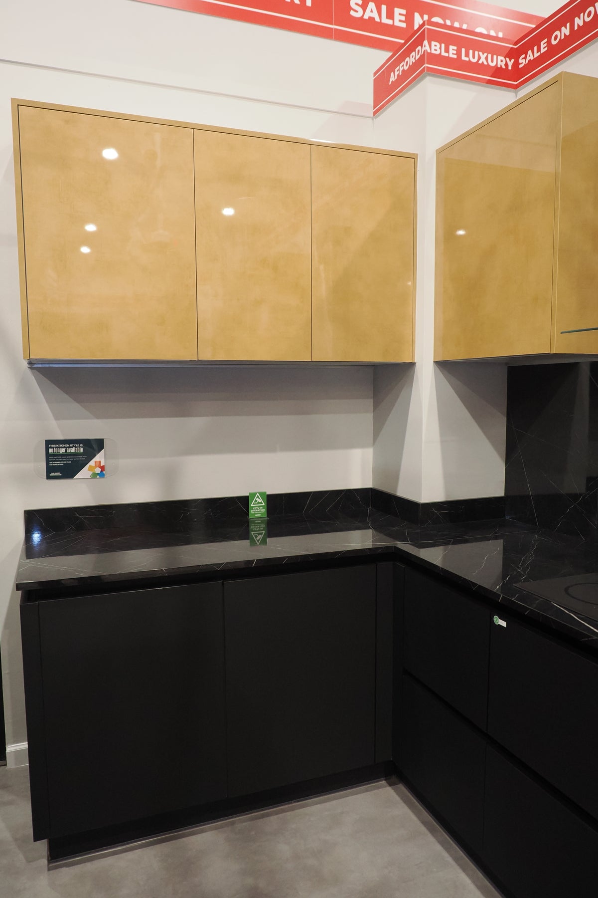 Wren Milano Ultra Kitchen with Cafe Appliances