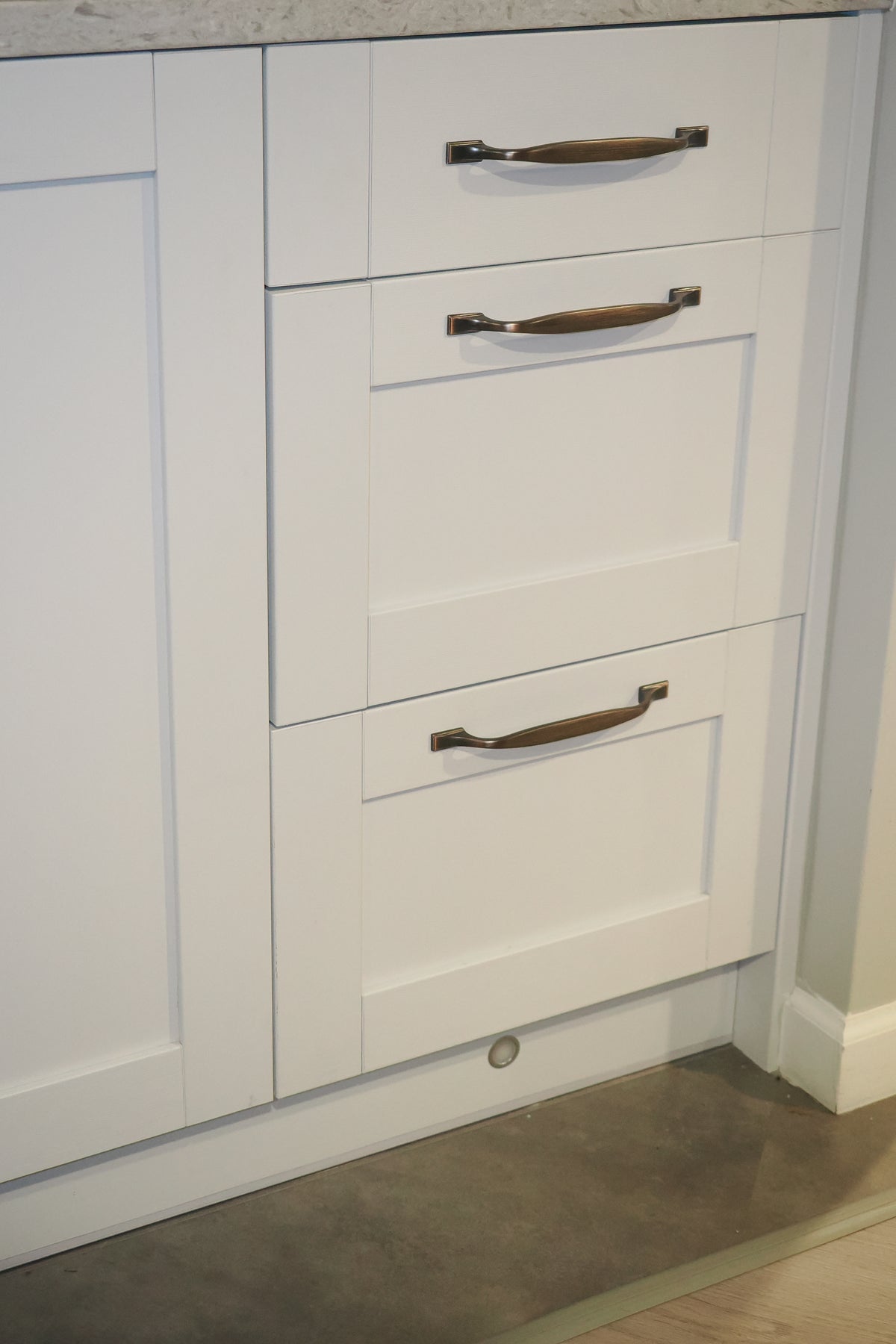 Wren Shaker Chalk White Matte Kitchen