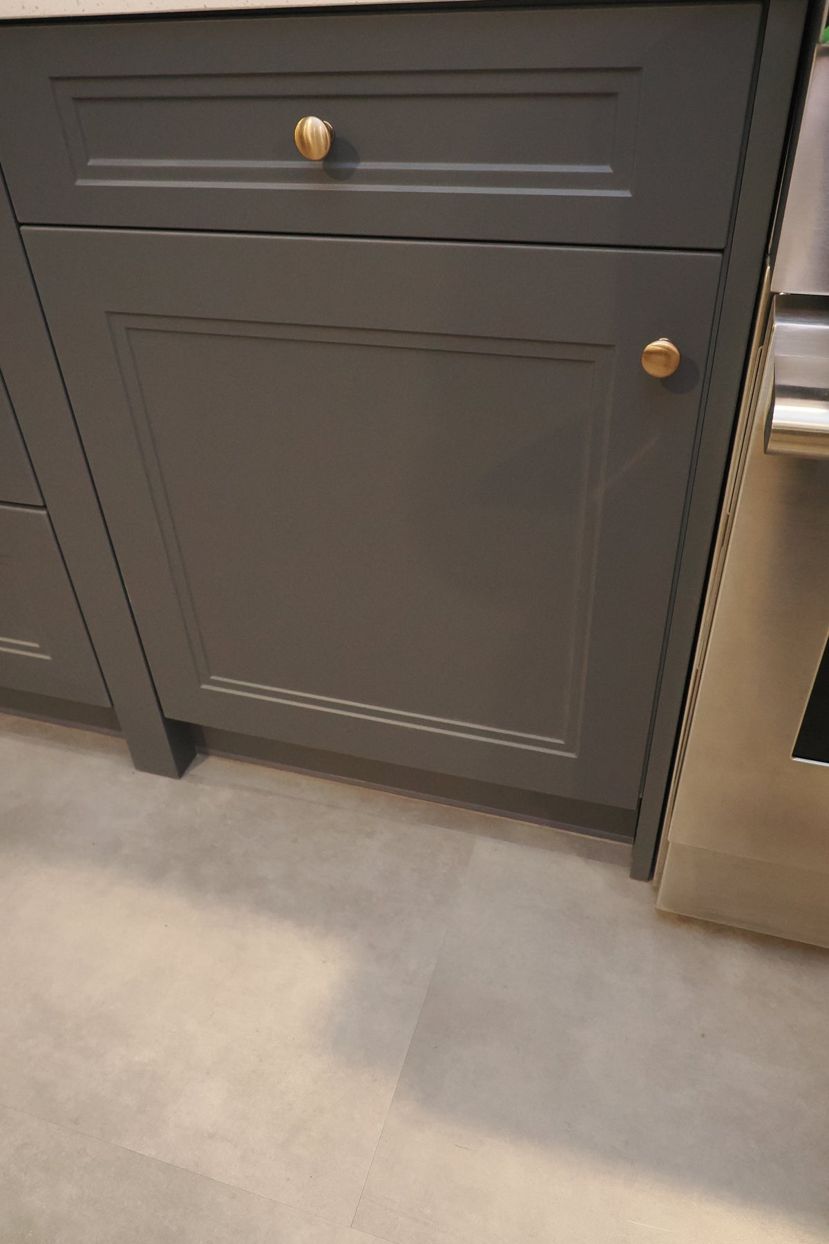 Wren Shaker Juratek Forest Green Matte Kitchen
