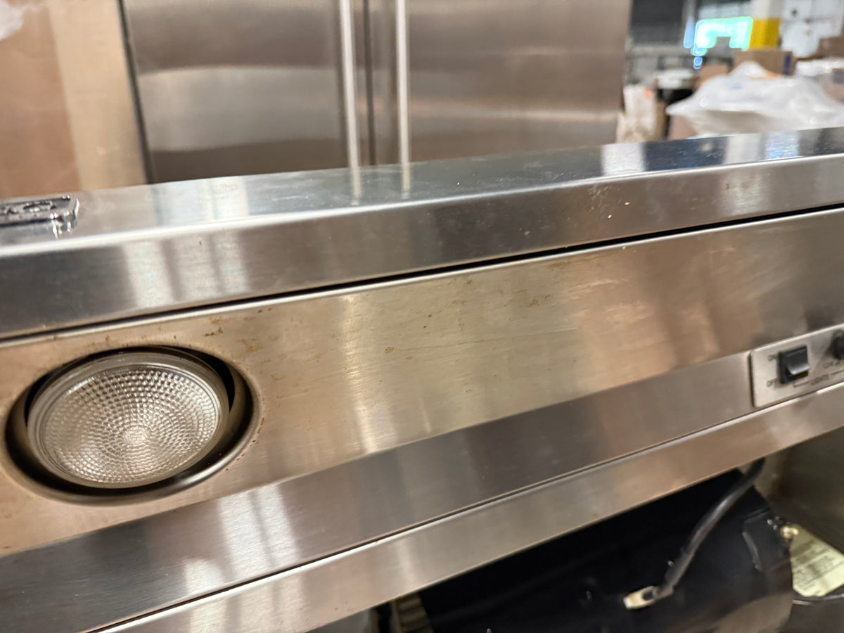 Luxury commercial style canopy hood with baffle filters and halogen lighting